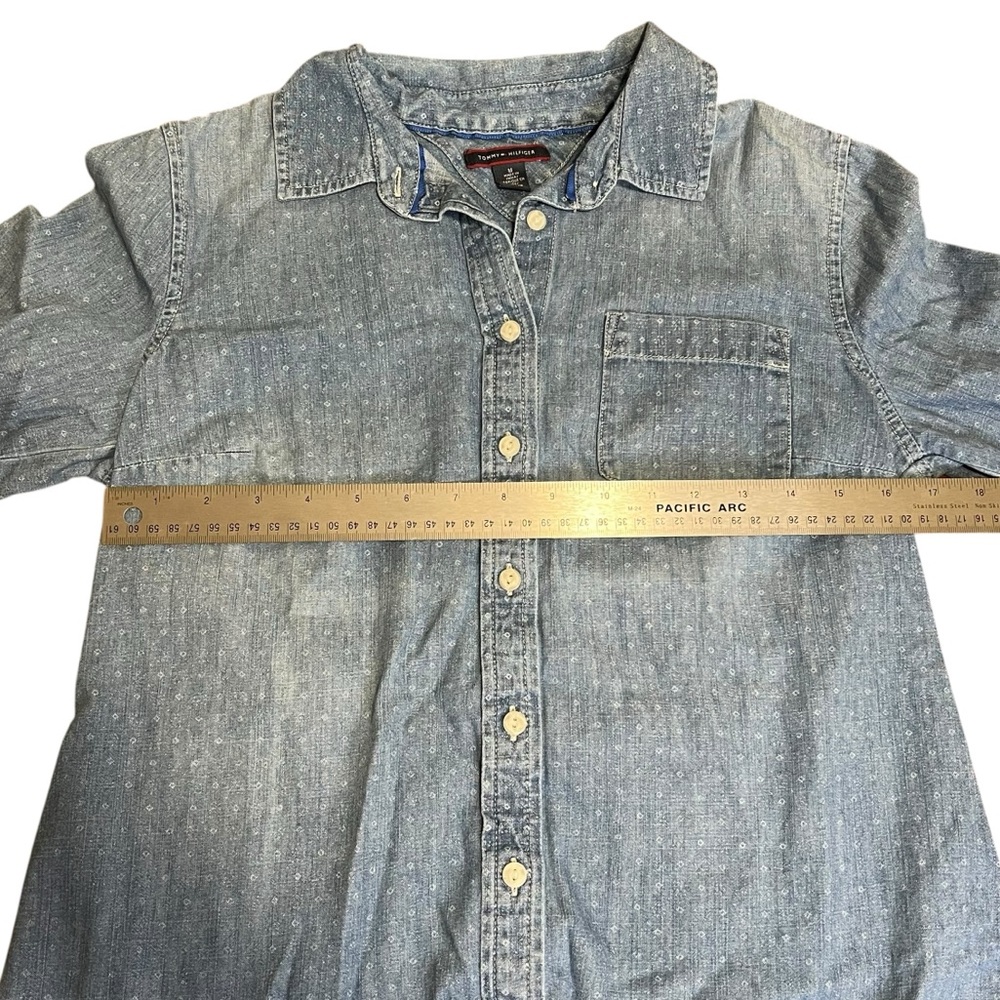 Tommy Hilfiger Denim Button Down Blouse Women's Size Medium - Picture 2 of 5